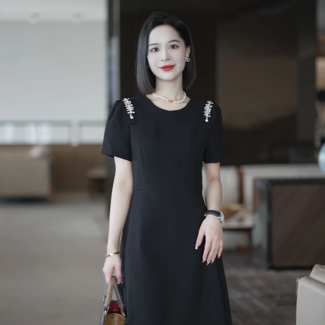 罗美拉 25年夏季高级感法式钉钻圆领收腰显瘦连衣裙#938