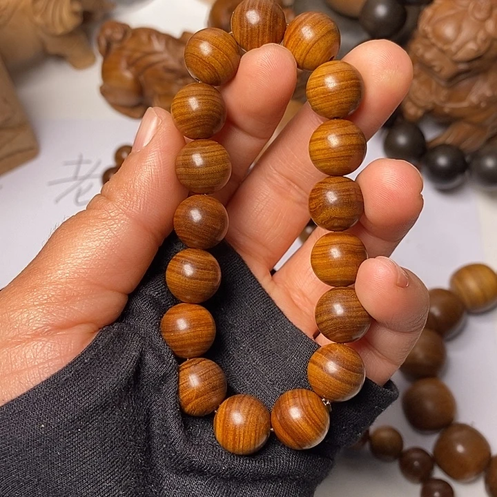 檀香木老山檀香1.2/17黑金老老料满纹沉