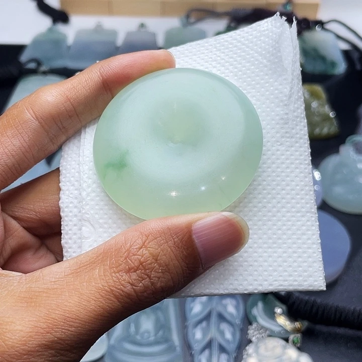 未镶嵌定制翡翠翡翠葡萄肉飘绿花平安扣