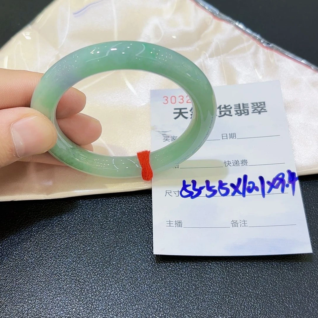 翡翠未镶嵌手镯翡翠手镯