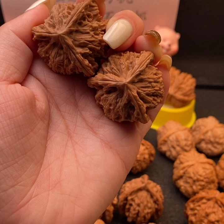 文玩核桃把件焕*文玩核桃把件三棱子