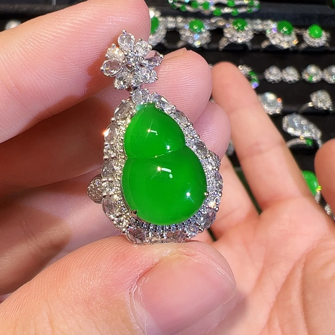 18K金镶嵌戒指翡翠两用款葫芦