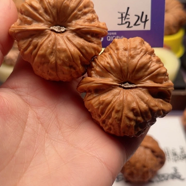 把件文玩核桃伊****）文玩核桃24