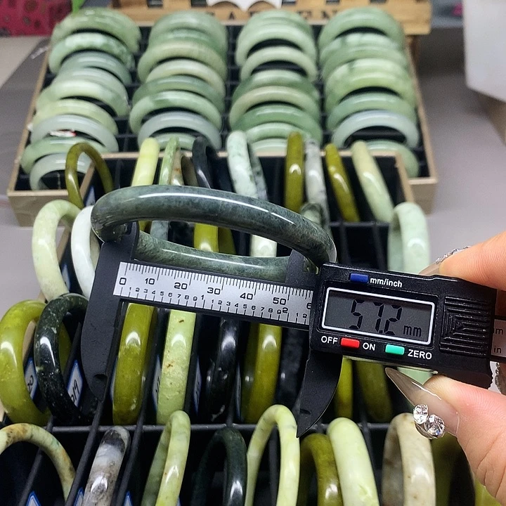 未镶嵌蛇纹石玉手镯222