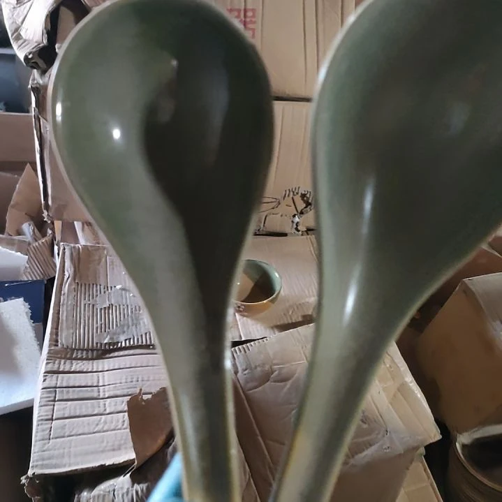 摆件陶瓷盘子碗啥都有