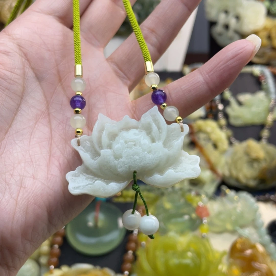 蛇纹石玉颈饰未镶嵌