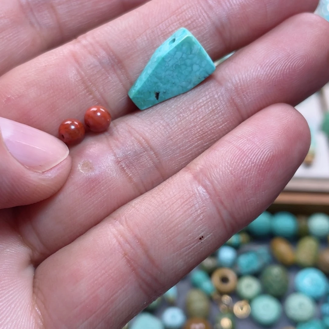 南红玛瑙配饰未镶嵌