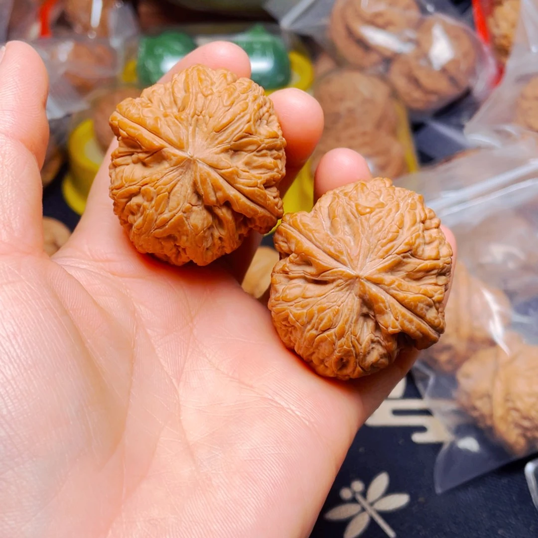 吊坠文玩核桃御尊一对