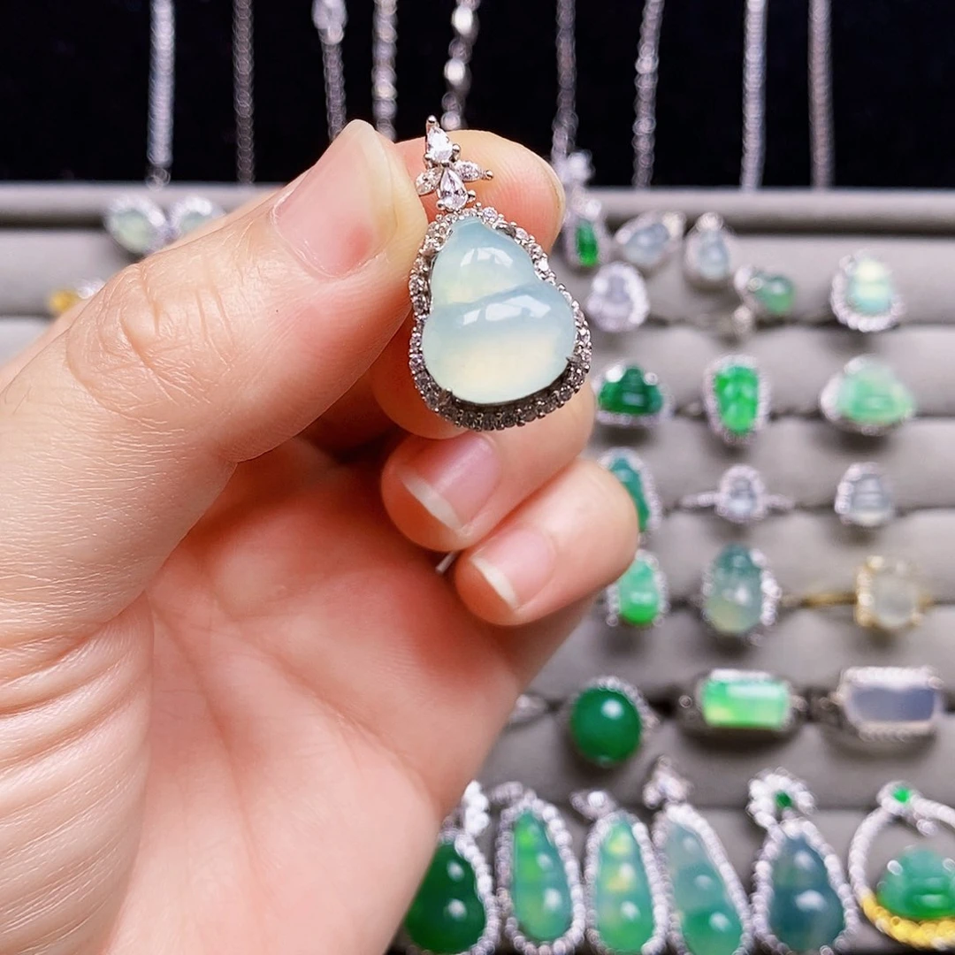 翡翠银S925镶嵌颈饰葫芦