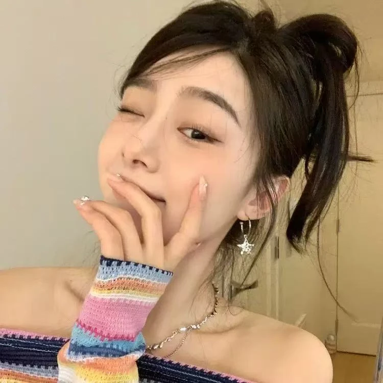 铜合金耳饰 Y2K千禧辣妹星星耳环耳钉女设计感高级五角星耳圈耳饰