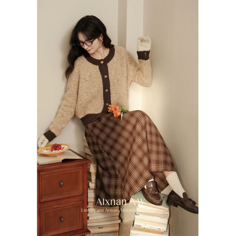 鹿向南【粉丝福利】「轻雅加州梦」撞色圆领毛衣开衫女冬季新款