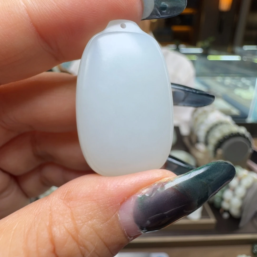 四***熊和田玉未镶嵌挂件