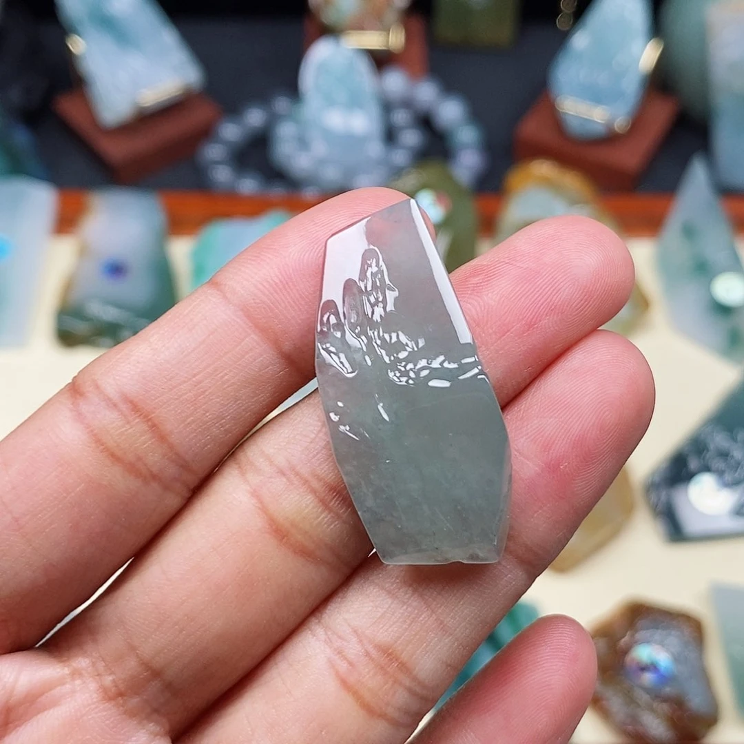 翡翠未镶嵌颈饰翡翠