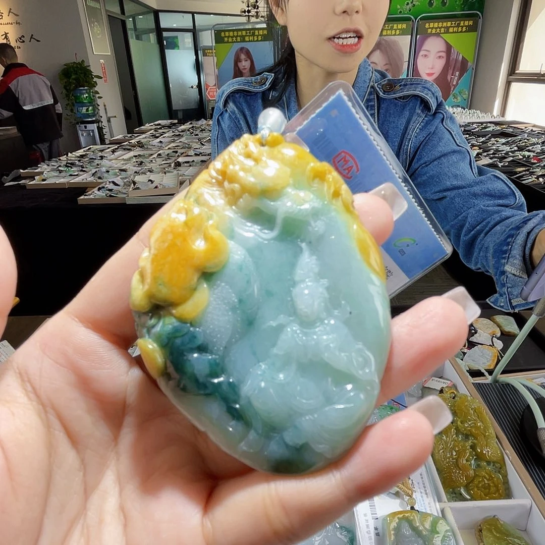 颈饰未镶嵌翡翠一个