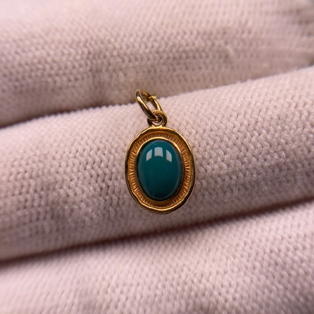 18K金镶嵌绿松石侧挂8.3mmAA419