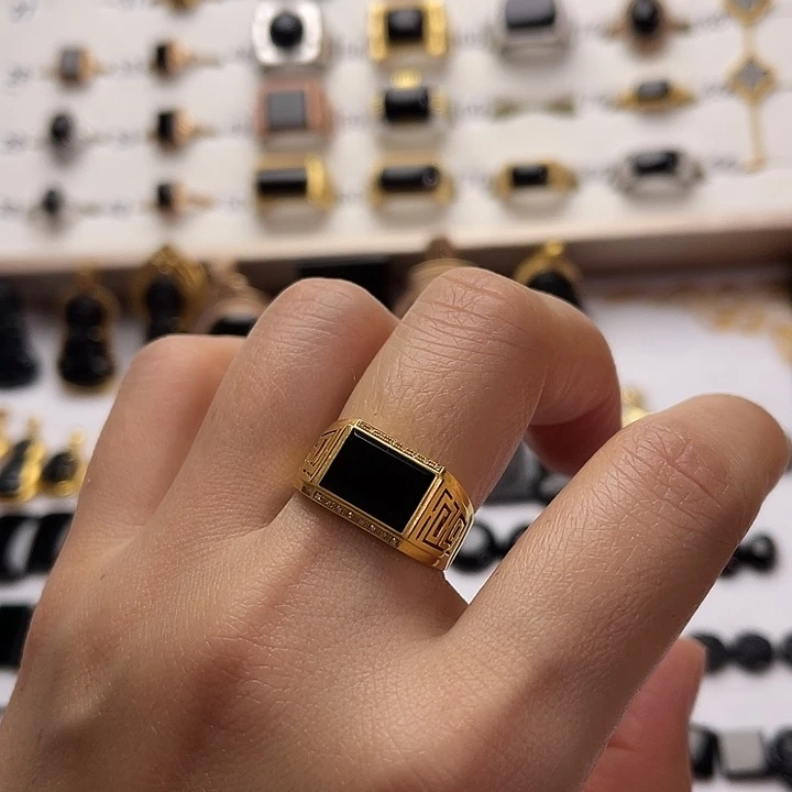 翡翠18K金镶嵌戒指翡翠