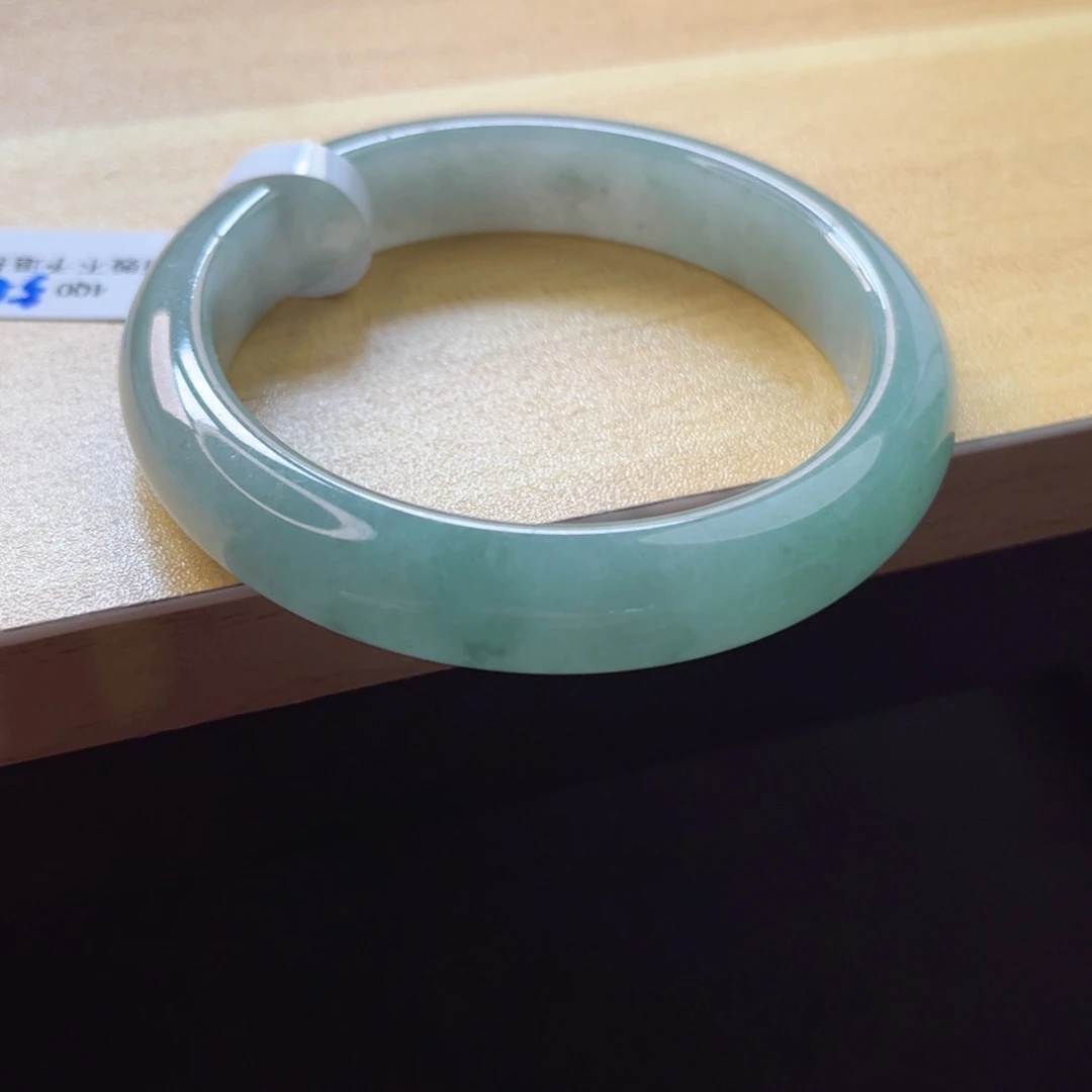 翡翠手镯未镶嵌手镯