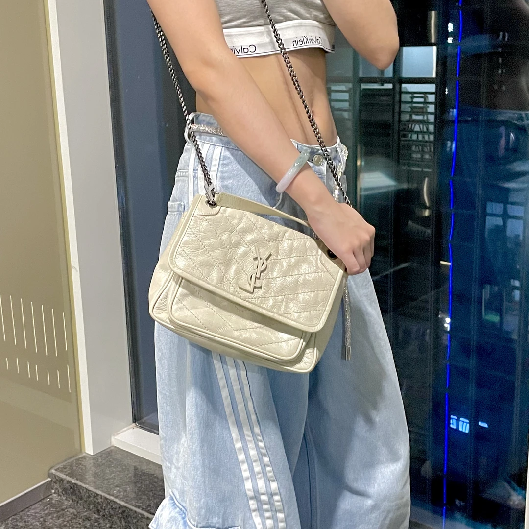 95新 YSL/圣罗兰 98新闲置品！nike白色小号单肩包/9536