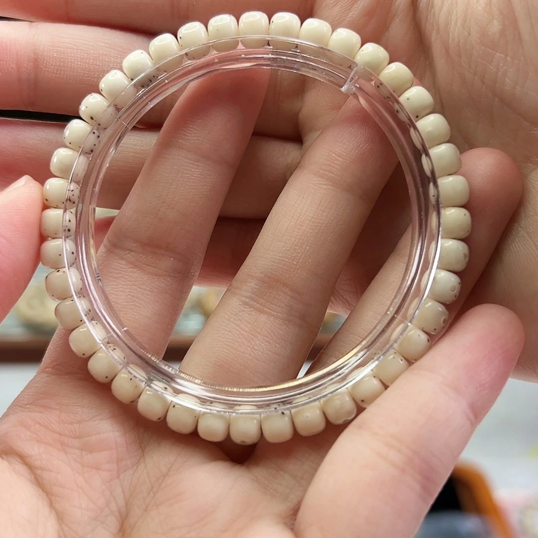 星月菩提手串Fqh6*6玉化料 三分之二留白 细小星