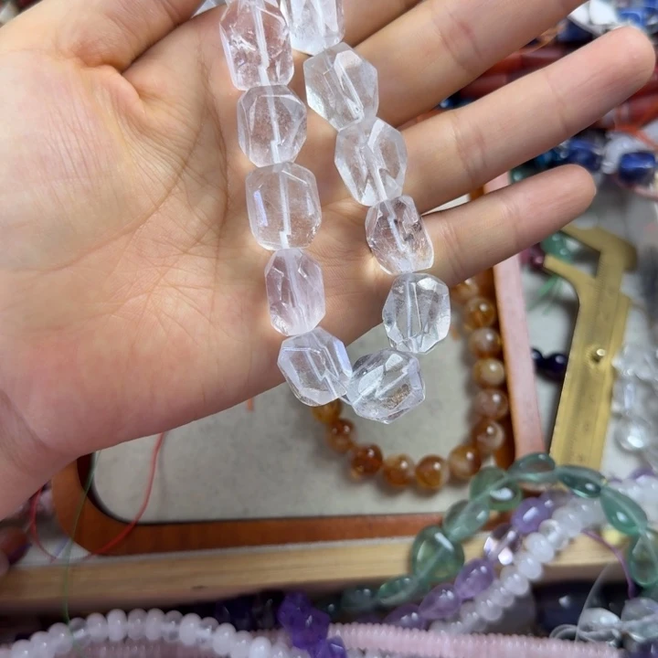 未镶嵌石英质玉（黄龙玉）珠宝奇石三颗白水