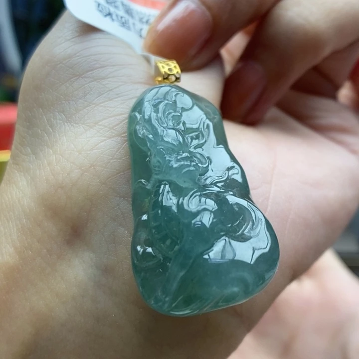 翡翠18K金镶嵌颈饰吊坠25
