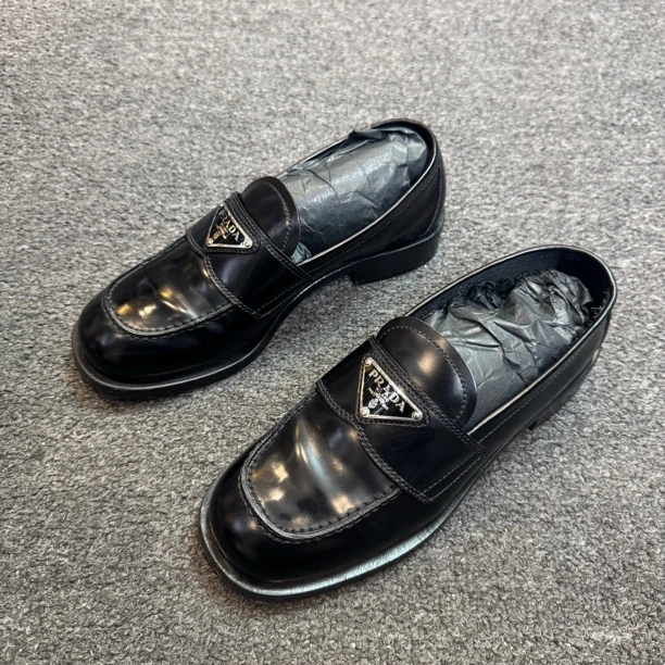 95新 Prada/普拉达 三角标乐福皮鞋35码/3008