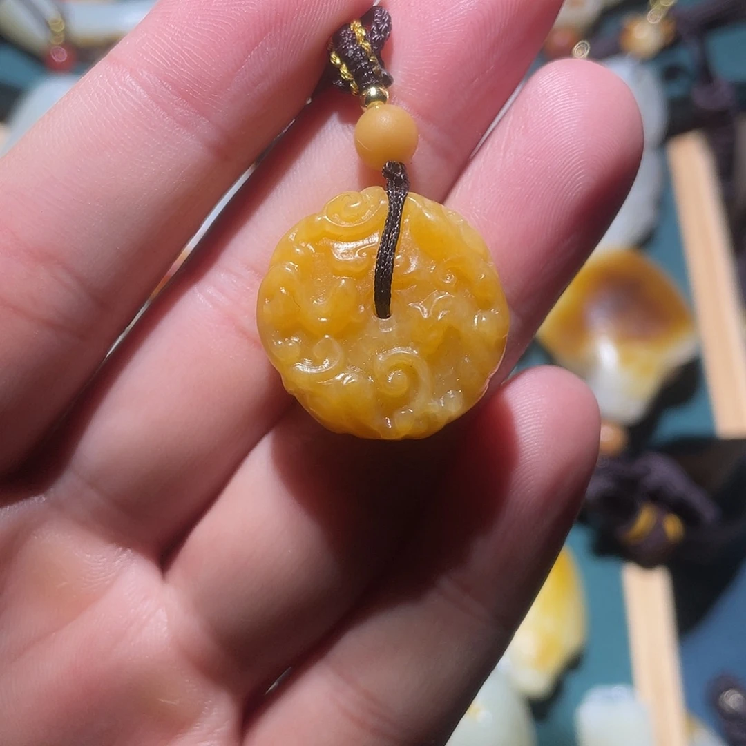 和田玉未镶嵌车挂