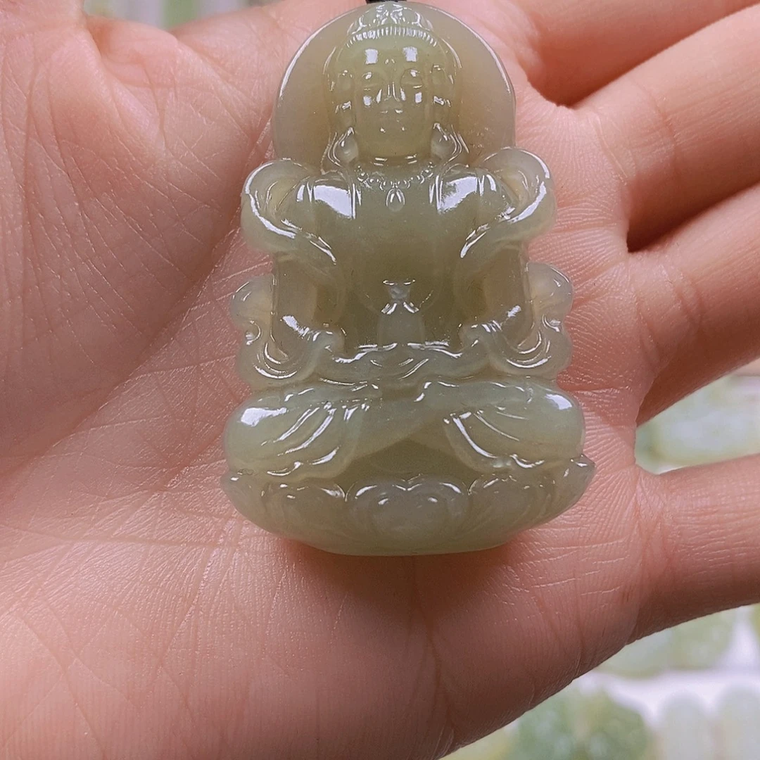 菲***菲和田玉未镶嵌颈饰