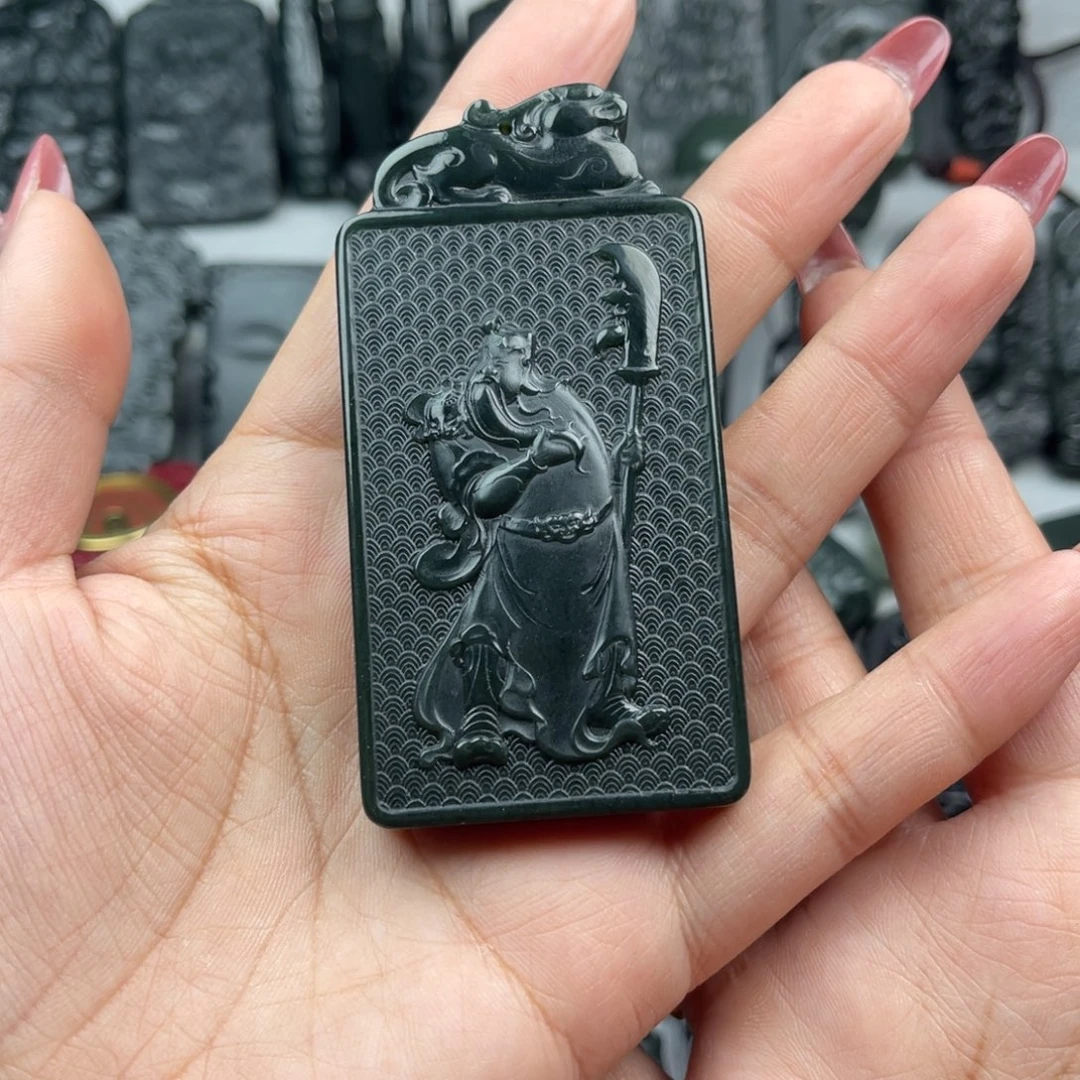 和田玉颈饰未镶嵌许**多