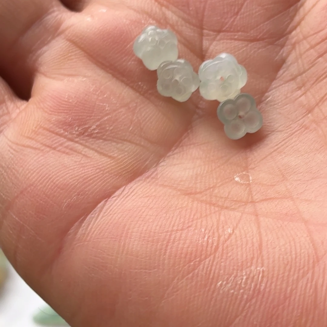 定制翡翠未镶嵌莲花