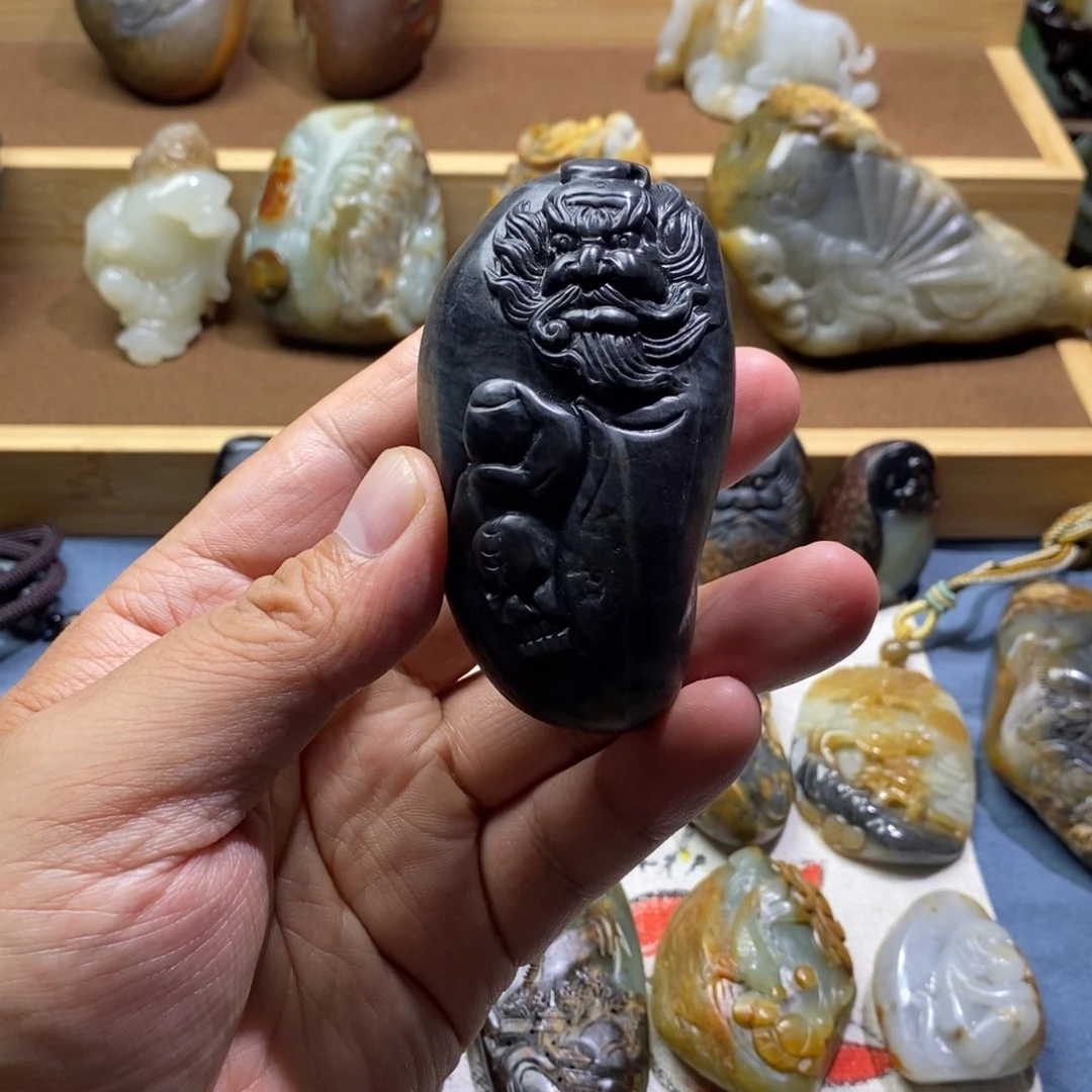 状***狼未镶嵌和田玉把件