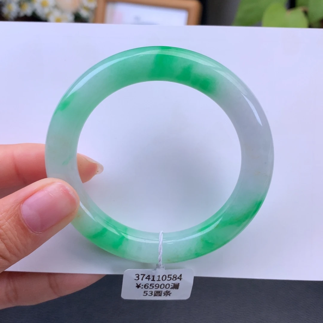 翡翠手镯未镶嵌糯冰白底阳绿圆条手镯（冰晶纹）