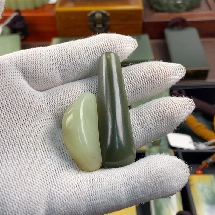 透闪石质玉未镶嵌吊坠(不含链)弹**线