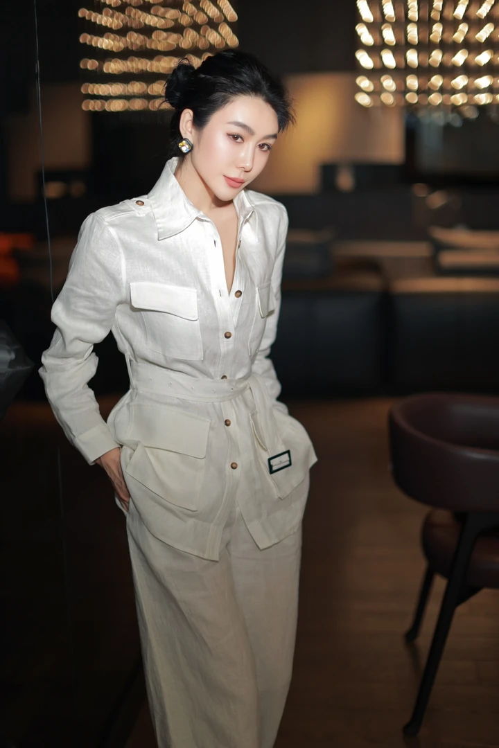 WANTHAT/凡黛卡老钱风设计感工装西服阔腿裤通勤两件套WTA011