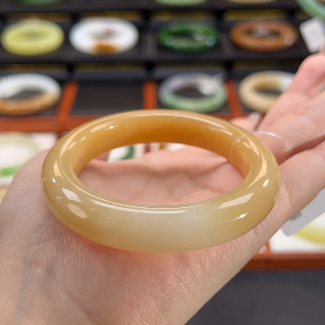 和田玉（糖玉）手镯未镶嵌蜜桔糖