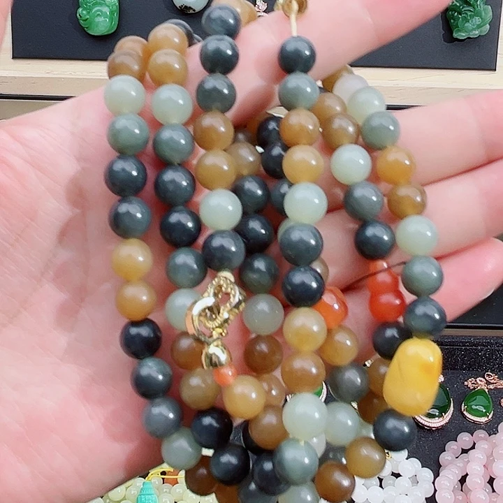 颈饰未镶嵌和田玉