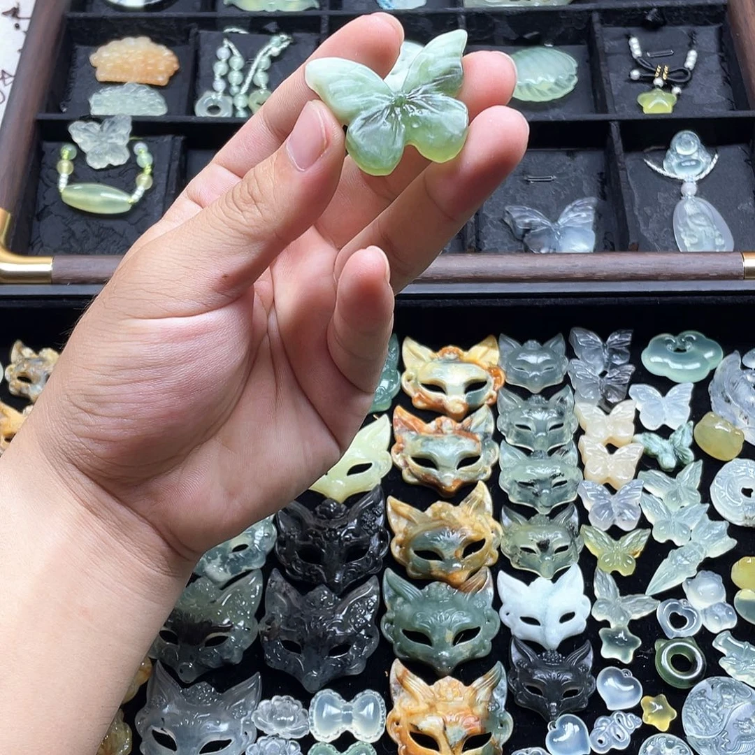 未镶嵌岫玉项链蝴蝶