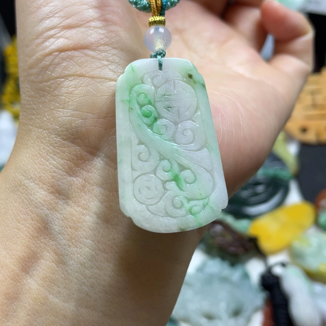 翡翠颈饰未镶嵌牌子