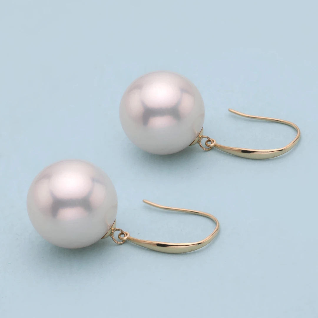 【源头】经典白色珍珠耳钩 C584