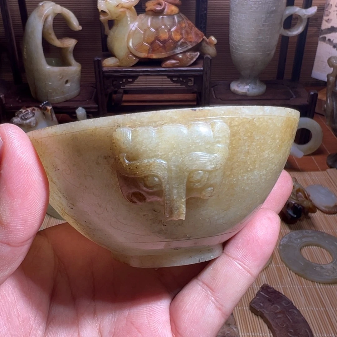 吉***祥和田玉未镶嵌颈饰