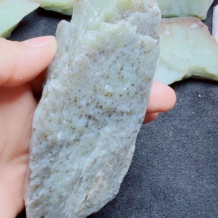 未镶嵌和田玉（糖玉）珠宝半成品