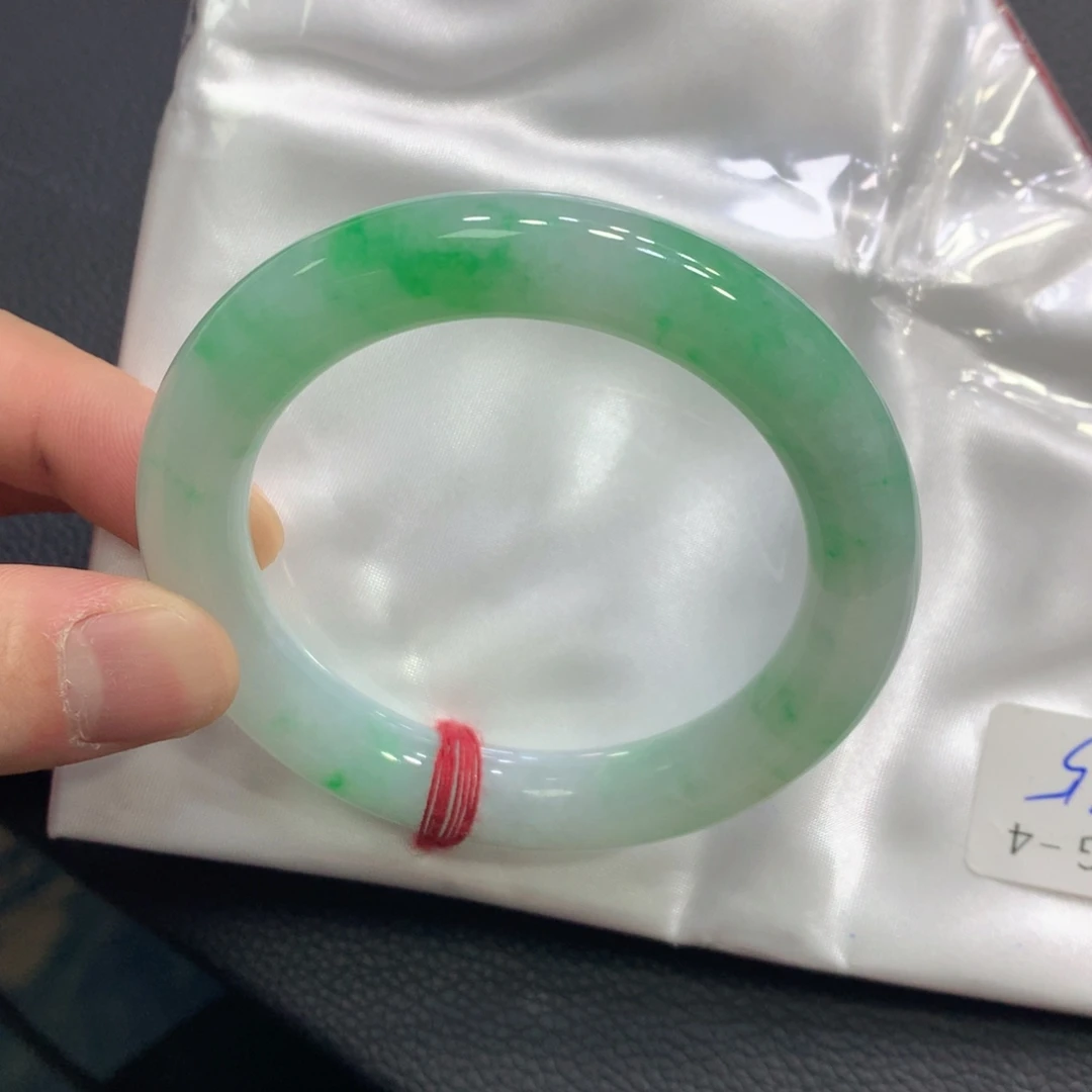 翡翠未镶嵌手镯（圆镯）翡翠