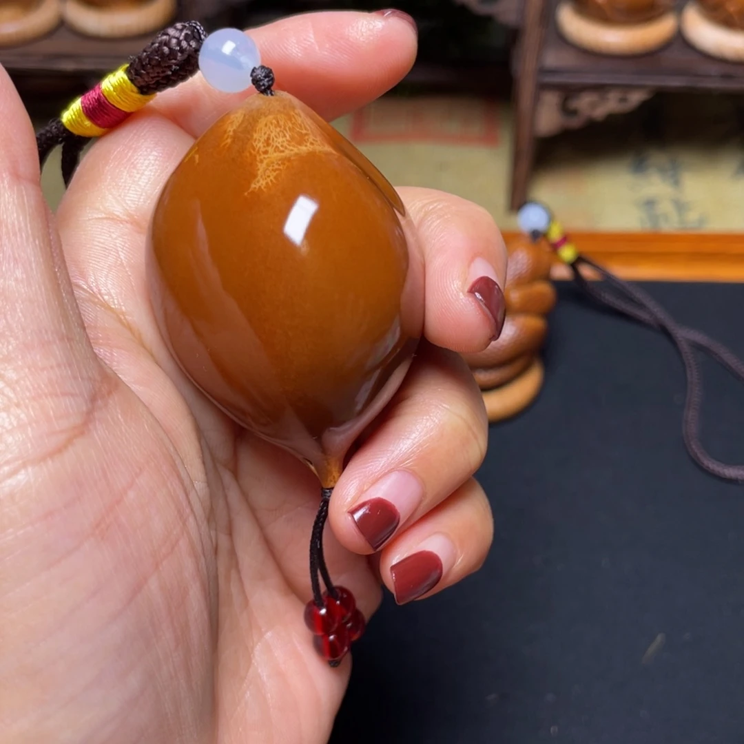 橄榄核吊坠蝴蝶37穿配