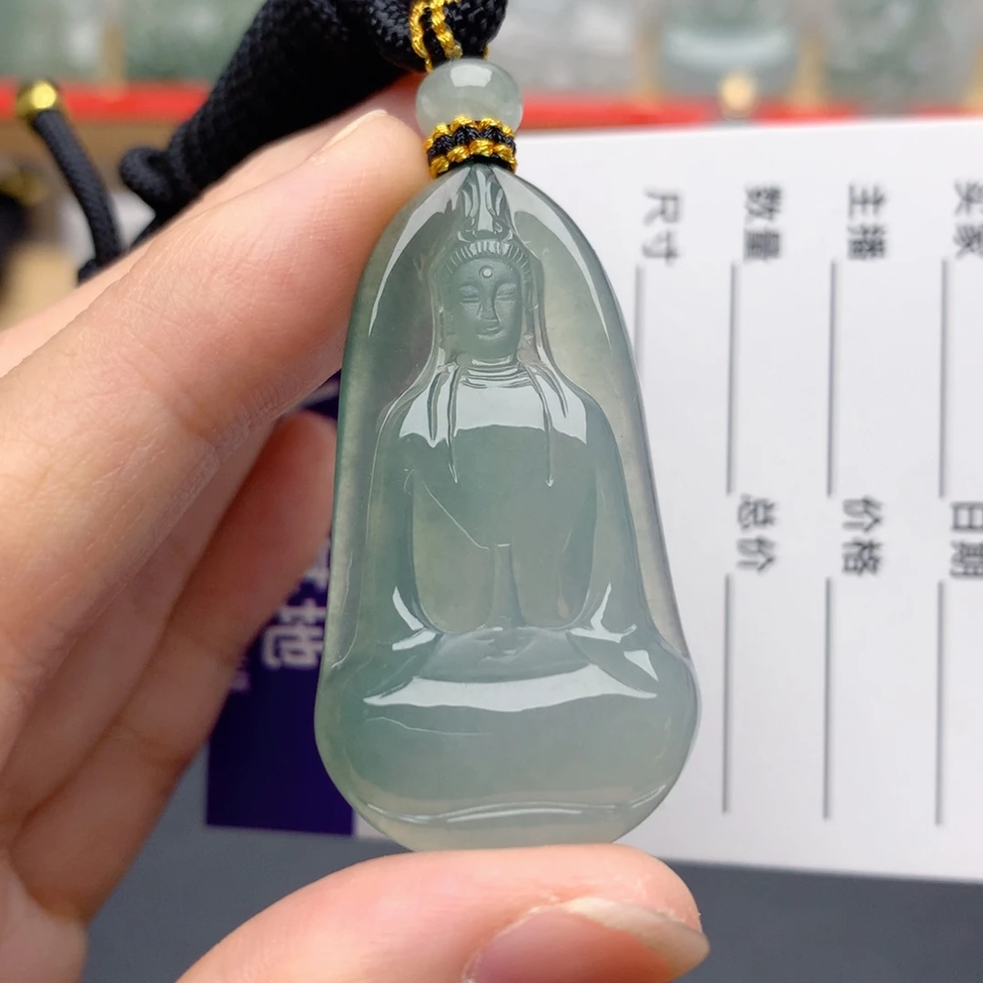 翡翠未镶嵌颈饰素衣