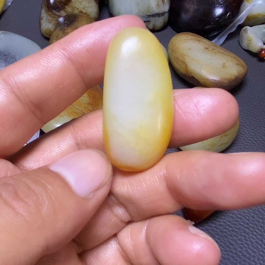 未镶嵌和田玉（糖玉）挂件