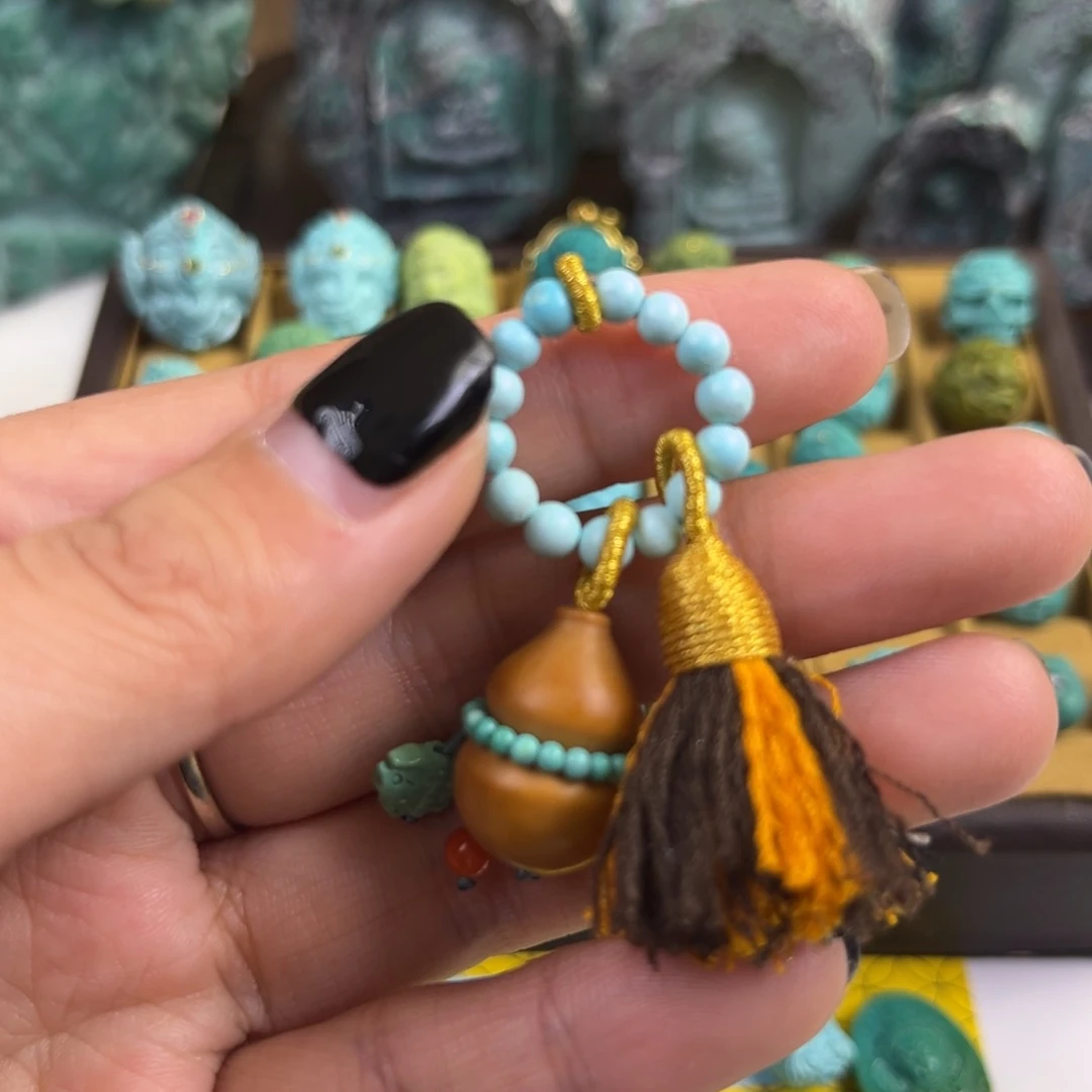 绿松石配饰未镶嵌