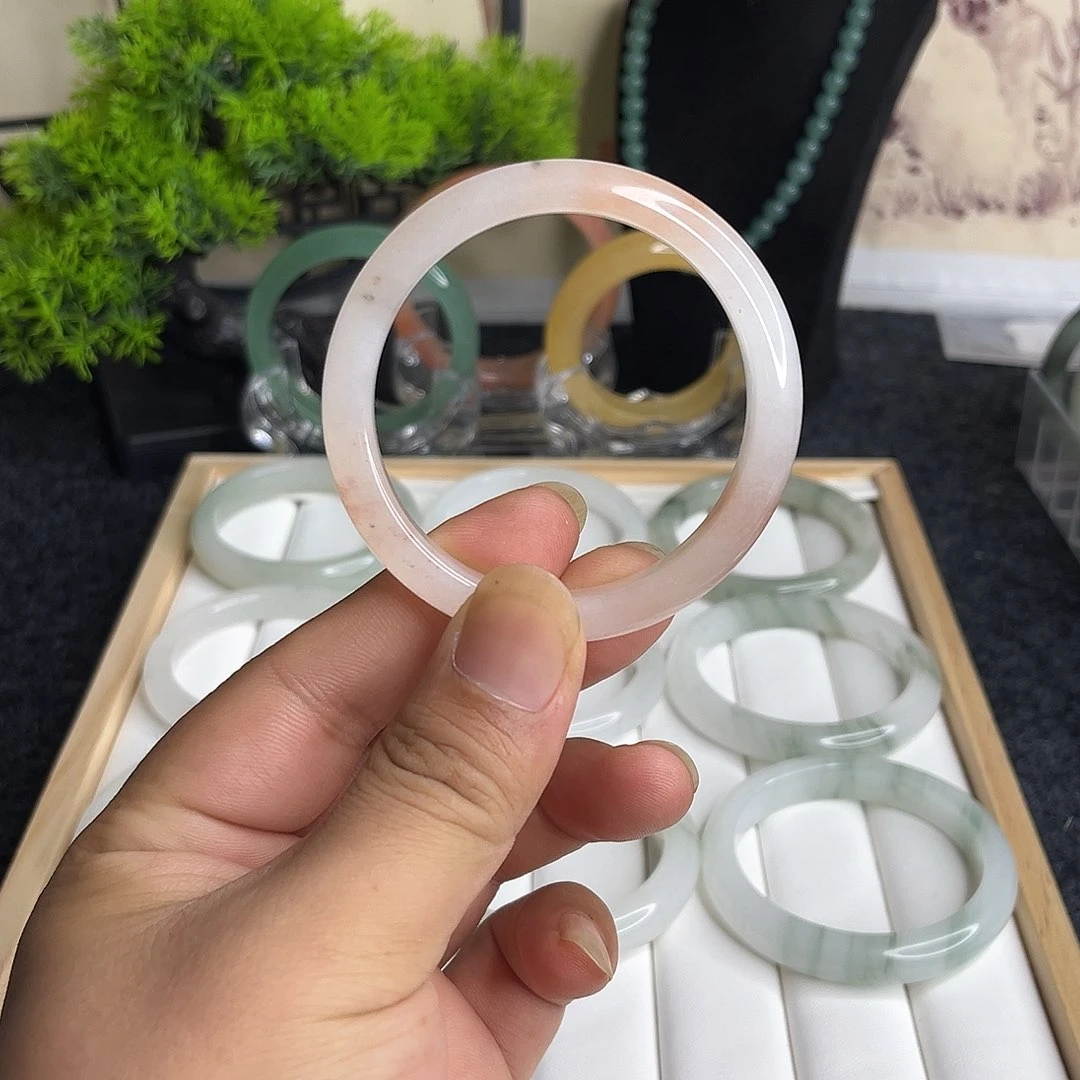 未镶嵌手镯石英质玉31