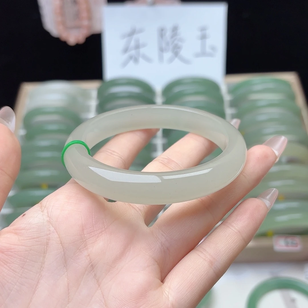 石英质玉手镯未镶嵌60