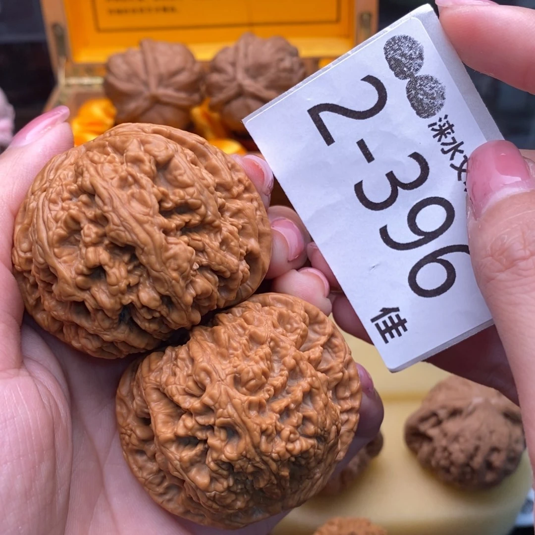 文玩核桃把件50粗筋