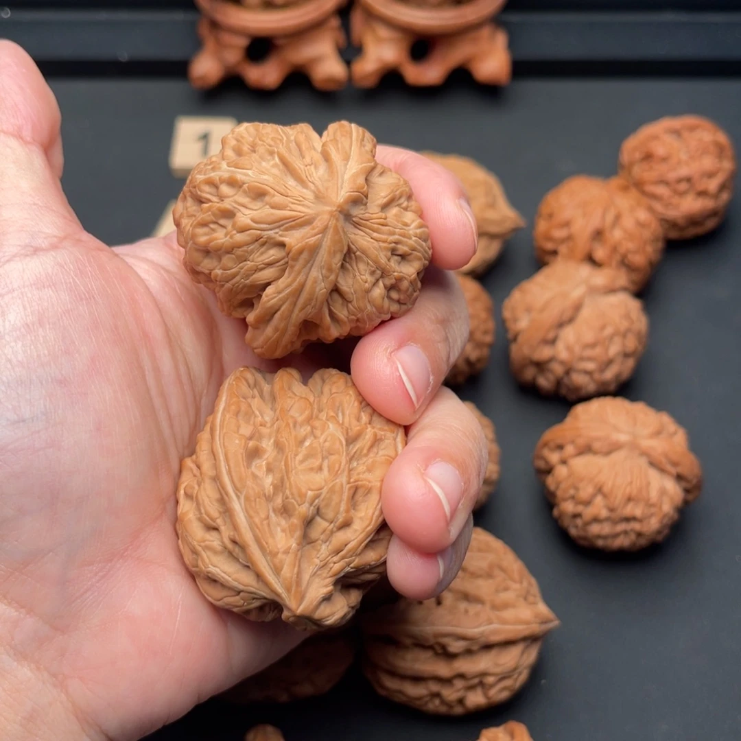 夏***₅桃核把件红锦鲤25.762